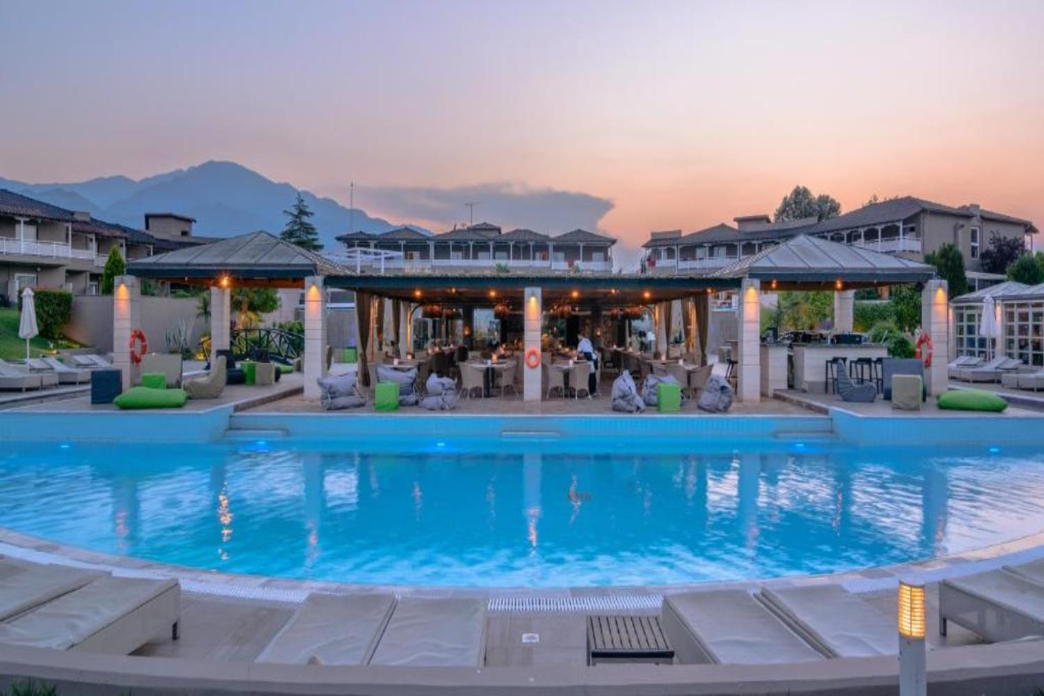 Dion Palace Beauty & Spa Hotel bazen